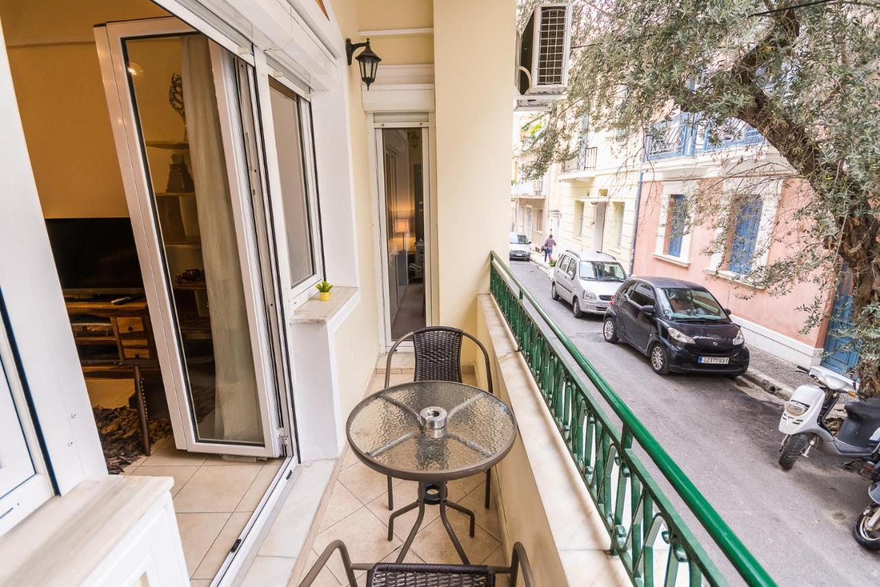 Family House Next To Acropolis Atenas Exterior foto