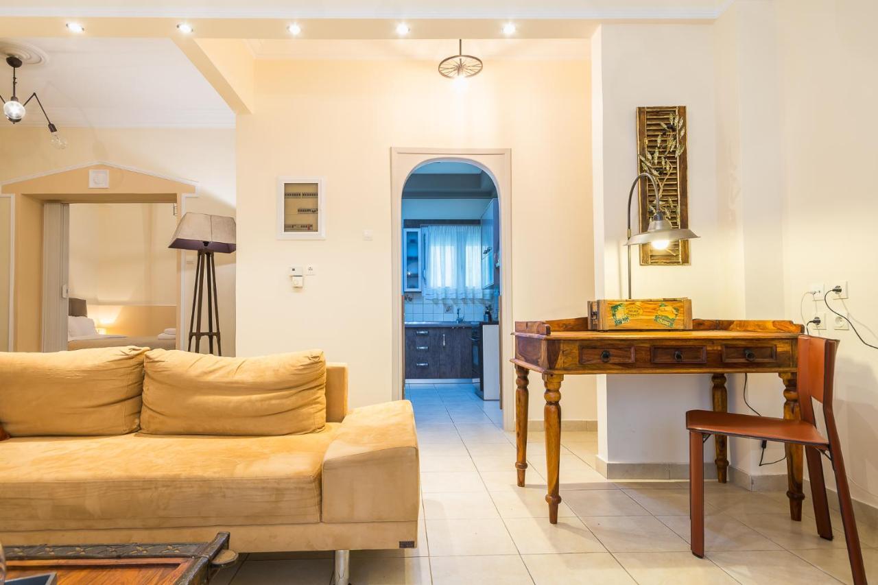 Family House Next To Acropolis Atenas Exterior foto